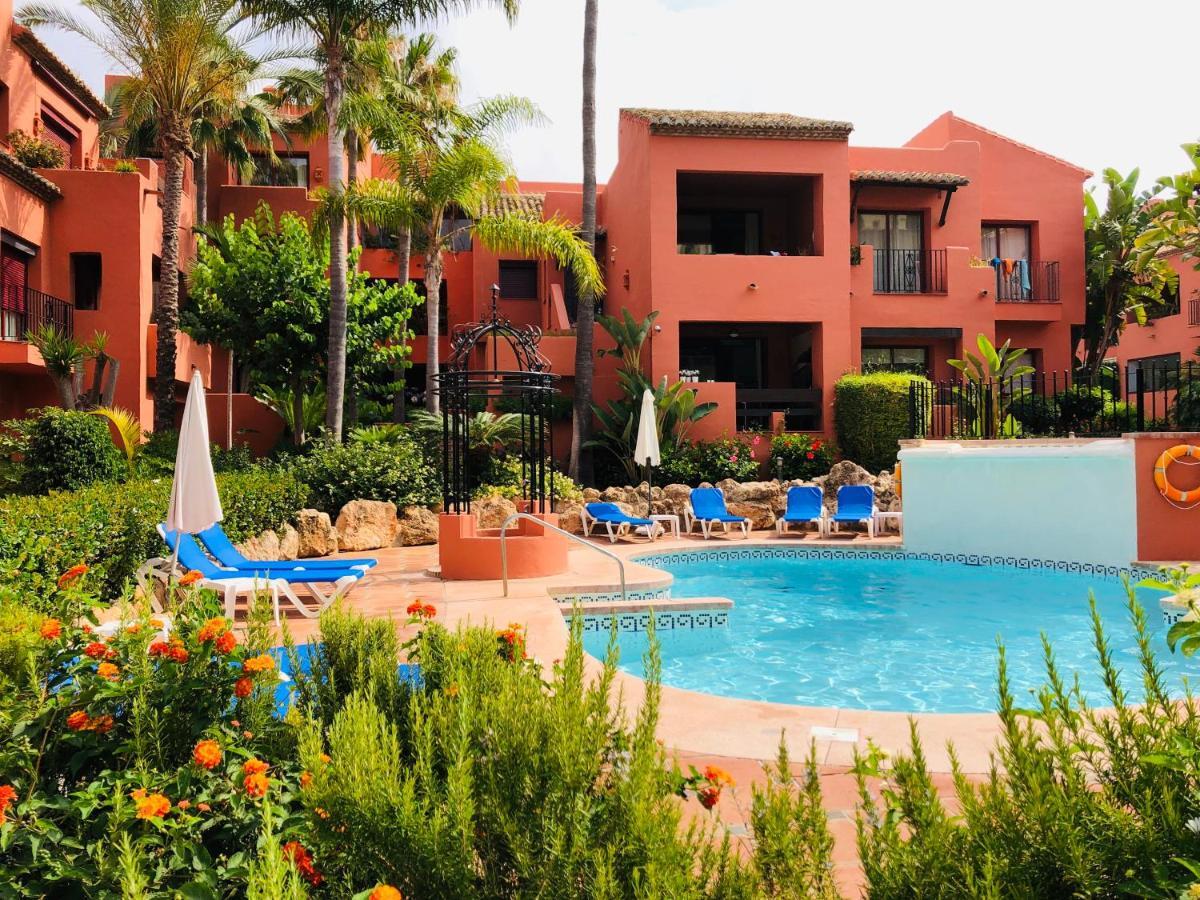Two-room In Elviria Near The With Parking Apartment Marbella